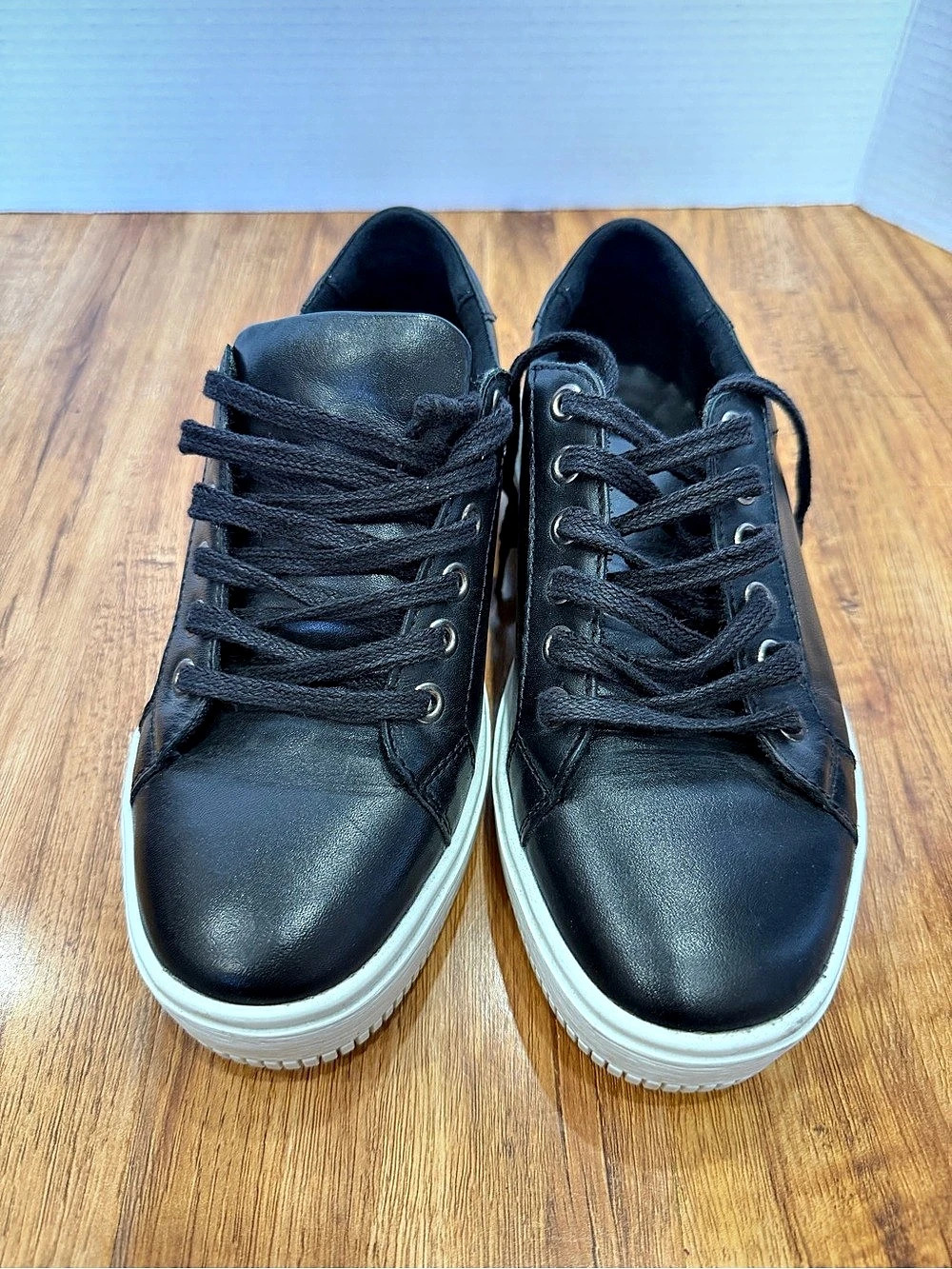 Le Château Women's Black Lace Up Platform Sneakers White Sole Size EU 38